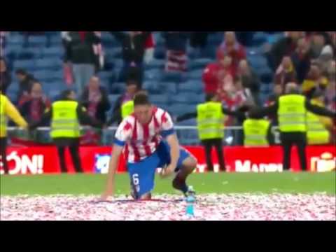 Koke poniendo bandera del Atleti en el bernabeu (Final Copa del Rey)