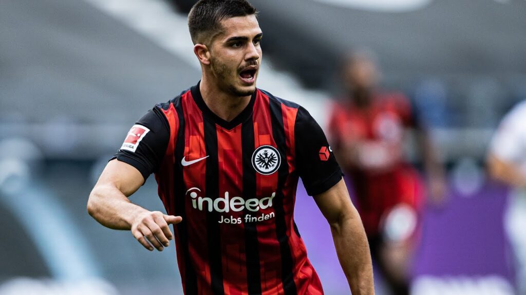 REACCIONANDO A ANDRÉ SILVA, DELANTERO PORTUGUÉS QUE SUENA MUY FUERTE PARA EL ATLÉTICO DE MADRID.