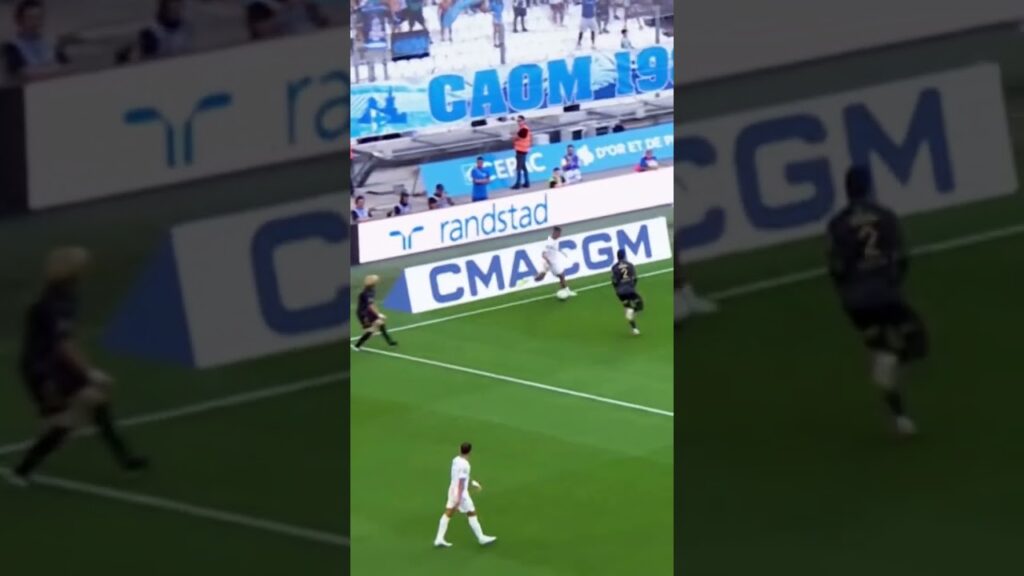 Face à Iliman faut mettre les crampons vissés 🤣 #omsdr #ndiaye #marseille #tiktokfootball #skill
