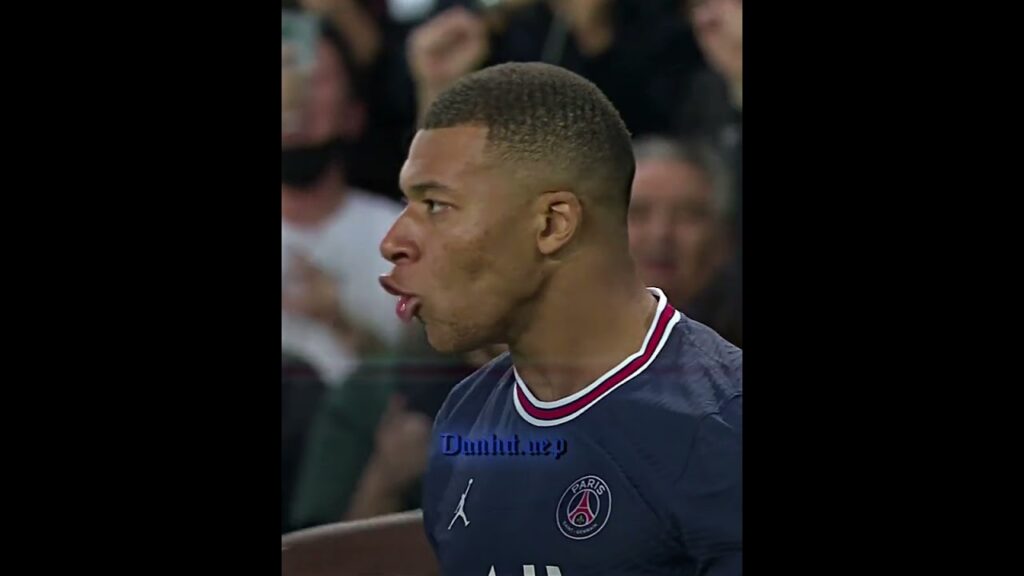 Ronald Araujo Will Own Both Of Them #shorts #ronaldaraujo #vinicius #mbappe #football