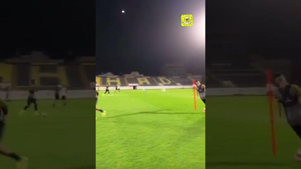 مشاركة عبدالرحمن العبود في تدريبات الفريق استعداداً للقاء الحزم