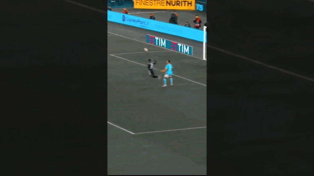 MILINKOVIC lo appoggia ad ALEX SANDRO🔝😂⚽️#juvelazio #dubbio