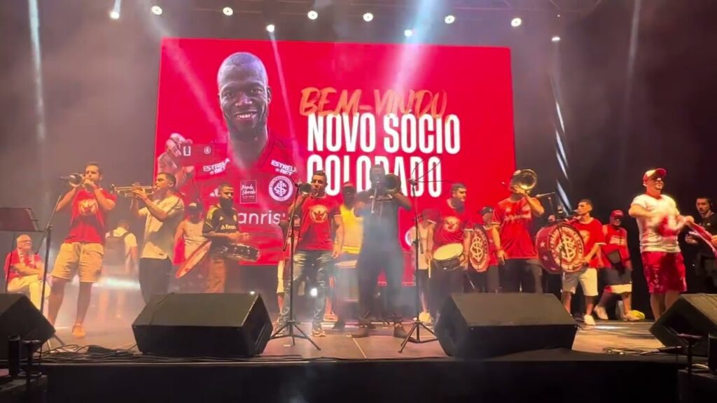 Apresentação ENNER VALENCIA - Camisa Vermelha