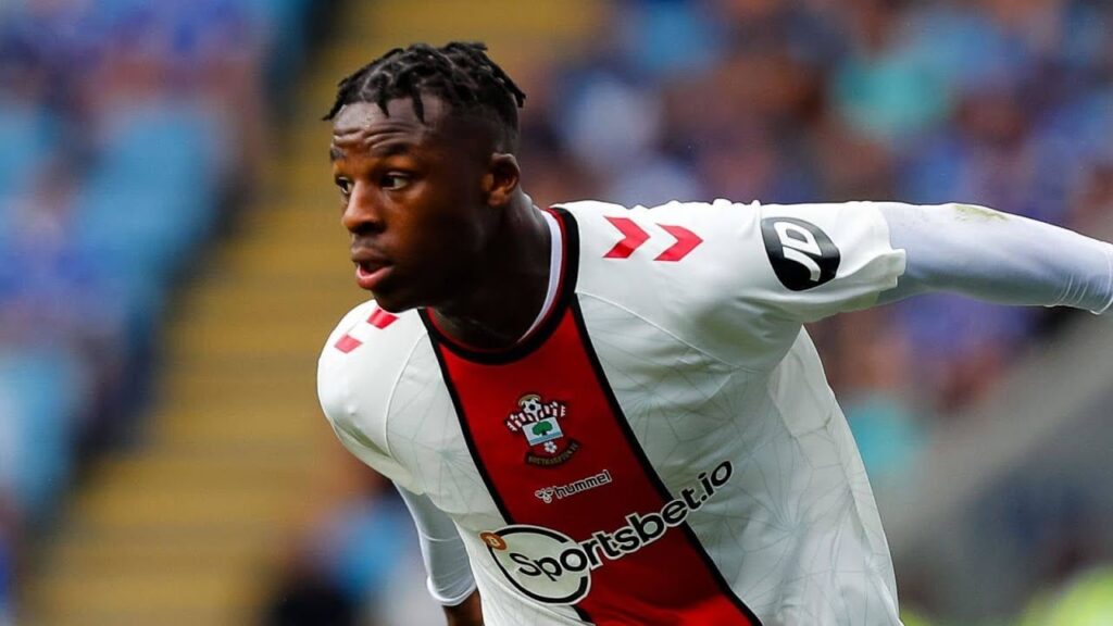 Liverpool and Arsenal linked with £17m-rated Premier League defender.