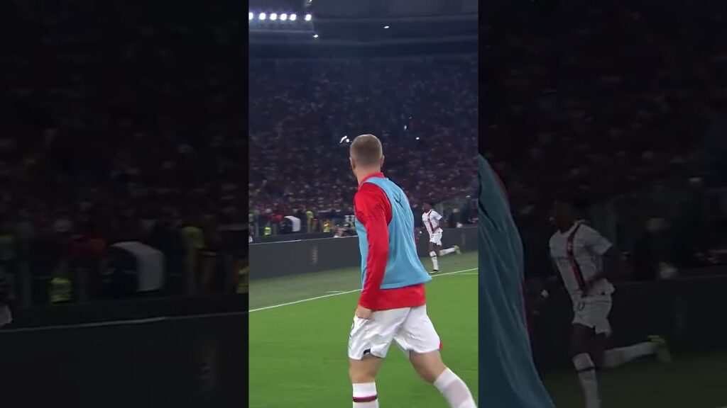 Rafael Leao scores acrobatic overhead kick #shorts