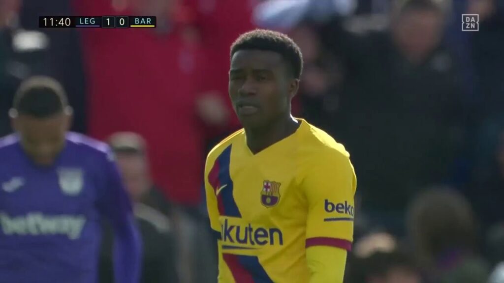 Traumtor von Youssef En-Nesyri gegen Barcelona | DAZN Traumtor von Youssef En-Nesyri gegen Barcelona | DAZN