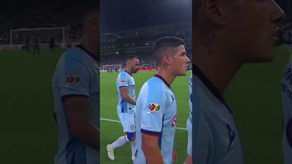 ¡PIERDE LA CABEZA! 🤬👀 Antuna se CALIENTA acabando el primer tiempo #shorts