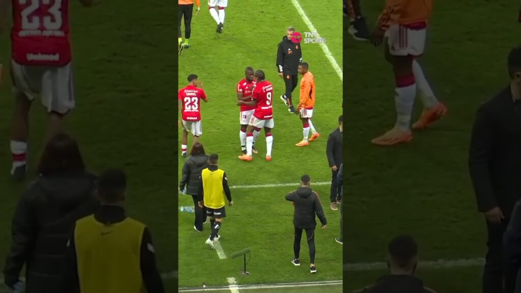 ENNER VALENCIA QUASE BAT3U NO LUIZ ADRIANO !