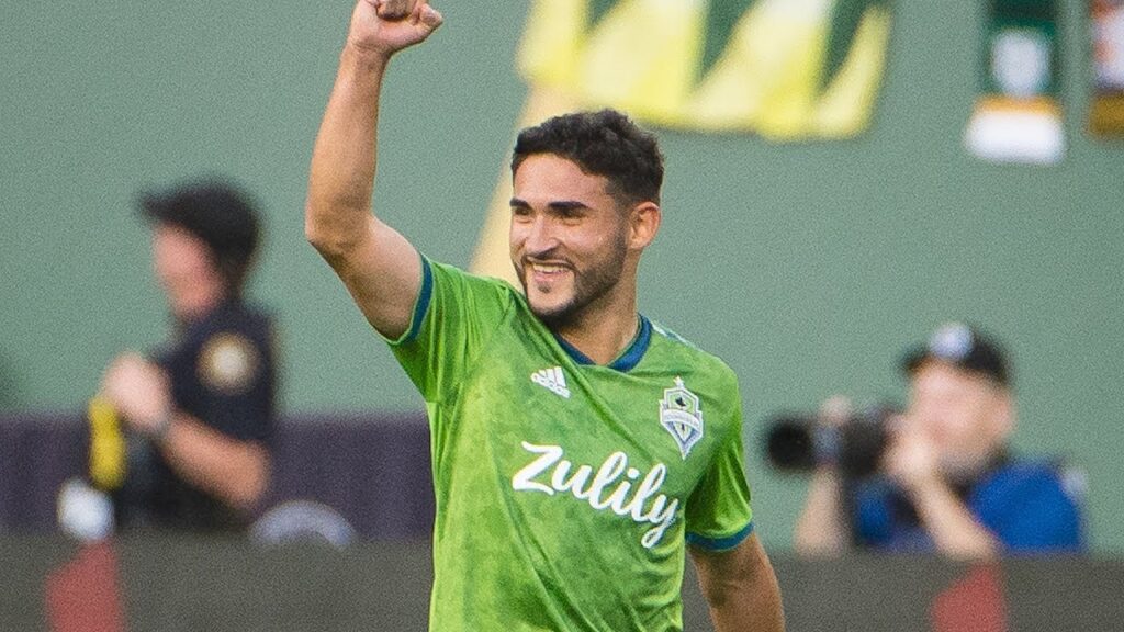 GOAL: Cristian Roldan smashes in rebound to open the scoring