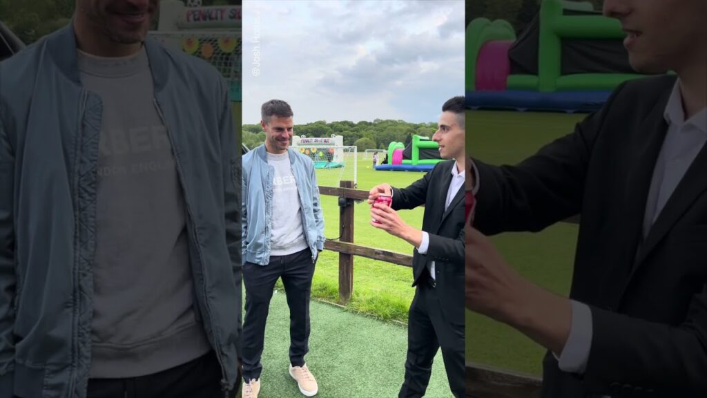 Azpilicueta REACTS to INSANE MAGIC TRICK 🪄 #shorts #football @JoshHorus