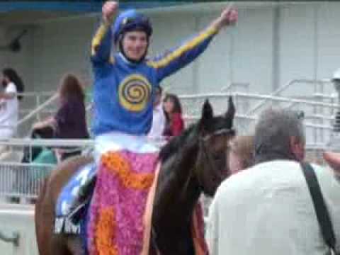 2010 Woodbine Oaks - Roan Inish Victory - Video Collage