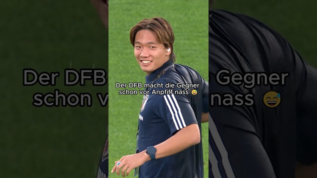 Der Platzwart in Wolfsburg greift wirklich zu allen Mitteln ... 😅 #rtlsport #dfb #dfbelf #itakura