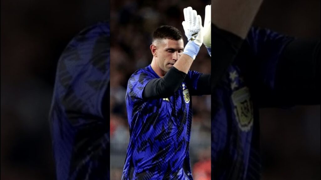 ♥ ¡El gran gesto de Messi y del Dibu con un nene!