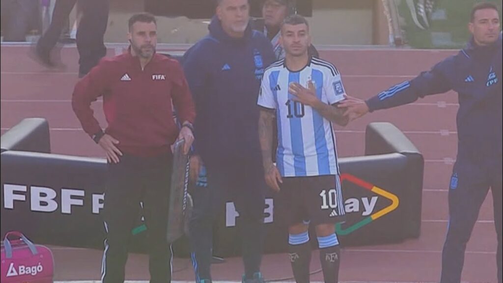 Angel Correa le roba la 10 a Messi