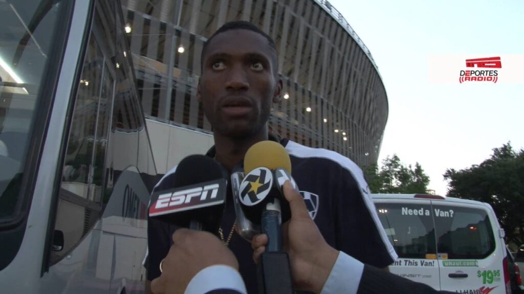 Alexander Dominguez nos habla de la competencia que hay en la porteria en Rayados!