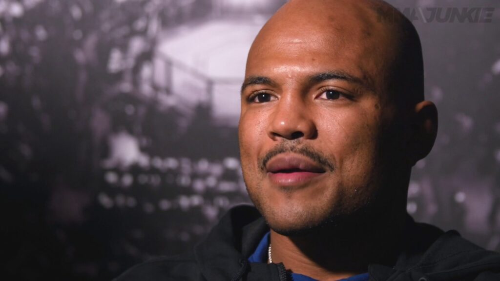 Wilson Reis outlines why champ Demetrious Johnson should be next after UFC 208