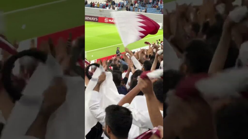 GOOOOOOOOOOOOOAL!!! Ahmed Alaaeldin scores with a header, giving Qatar a 1-0 lead over Russia