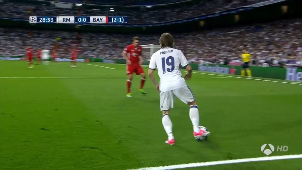 Luka Modric Brilliant Performance vs Bayern Munich Home 2016/17
