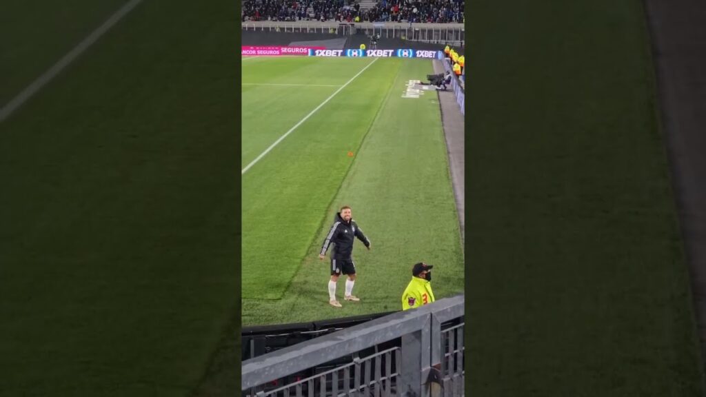 Papu Gómez BAILANDO en el Monumental 🤩🇦🇷 #Shorts