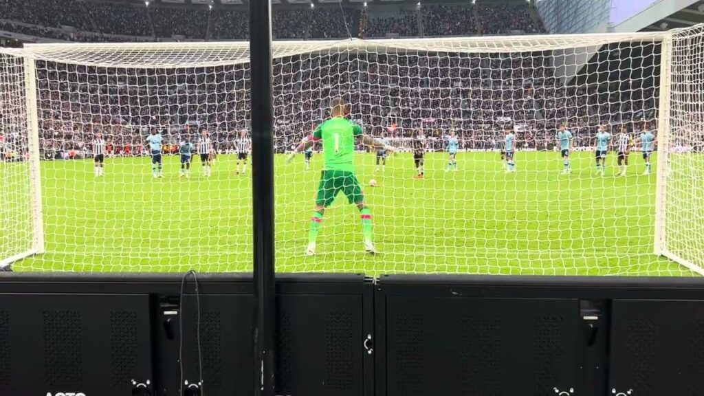 Callum Wilson penalty. Nufc v Brentford. 16.9.23