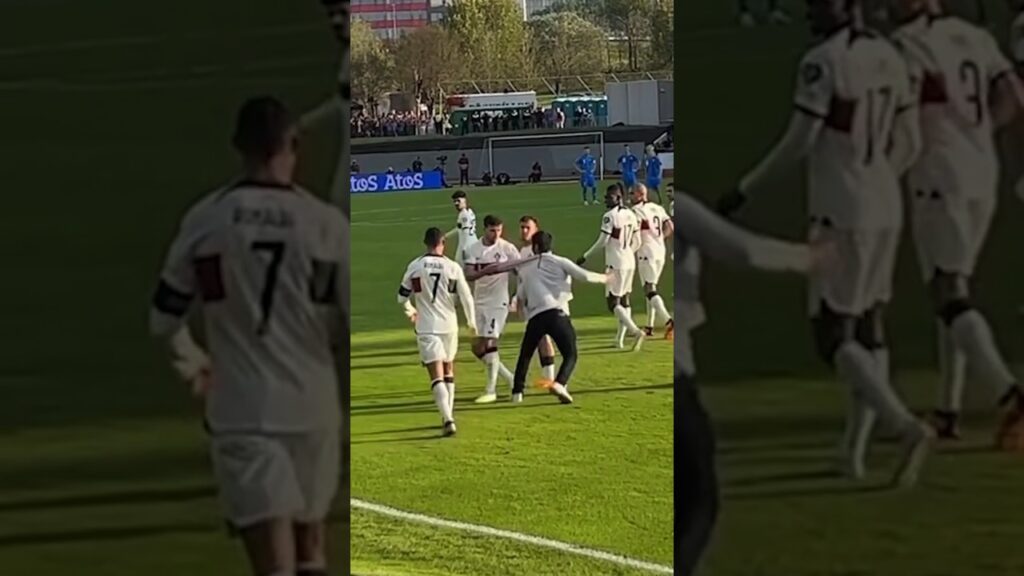 Ruben Dias PROTECTS Cristiano Ronaldo from pitch invader 😨 #shorts #football #ronaldo