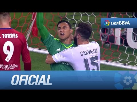 Paradón de Keylor Navas al detener un lanzamiento de penalti