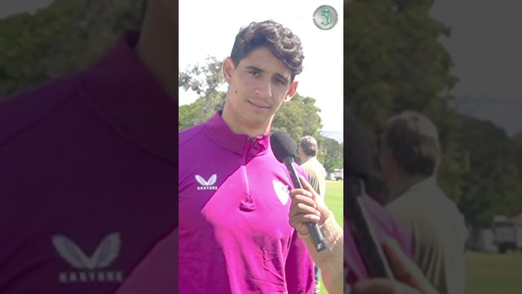 Teaching Bono NY slang! We Outside 🗽🤝🏽🇲🇦 Wa Hassan! #sevilla #bono #morocco #nyc