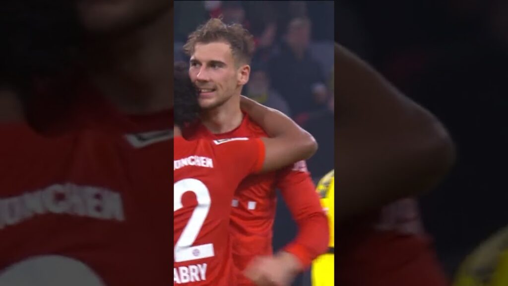 Leon Goretzka loves to carry Serge Gnabry! 🆙😄