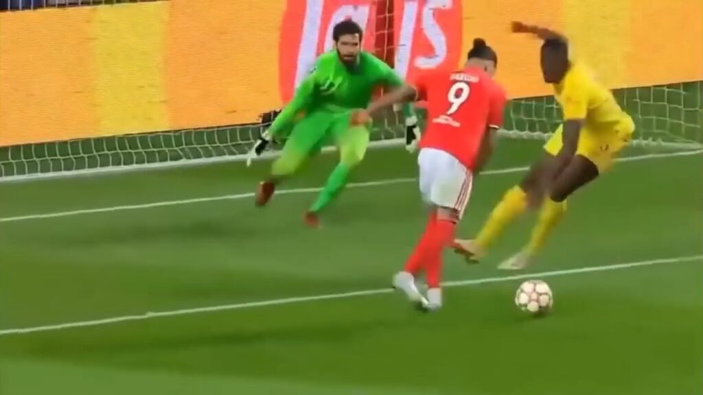 Liverpool Konate makes a big mistake against the Champions League Benfica