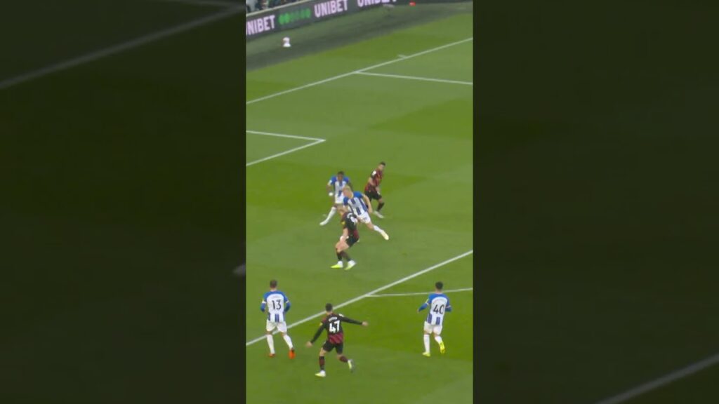 Van Hecke SKILLS It Away From Haaland!