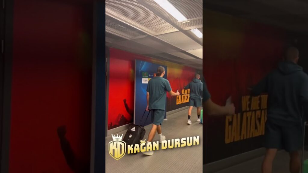 Kopenhag kalecisi Kamil Grabara stadyumdan böyle ayrıldı Kopenhag kalecisi Kamil Grabara stadyumdan böyle ayrıldı