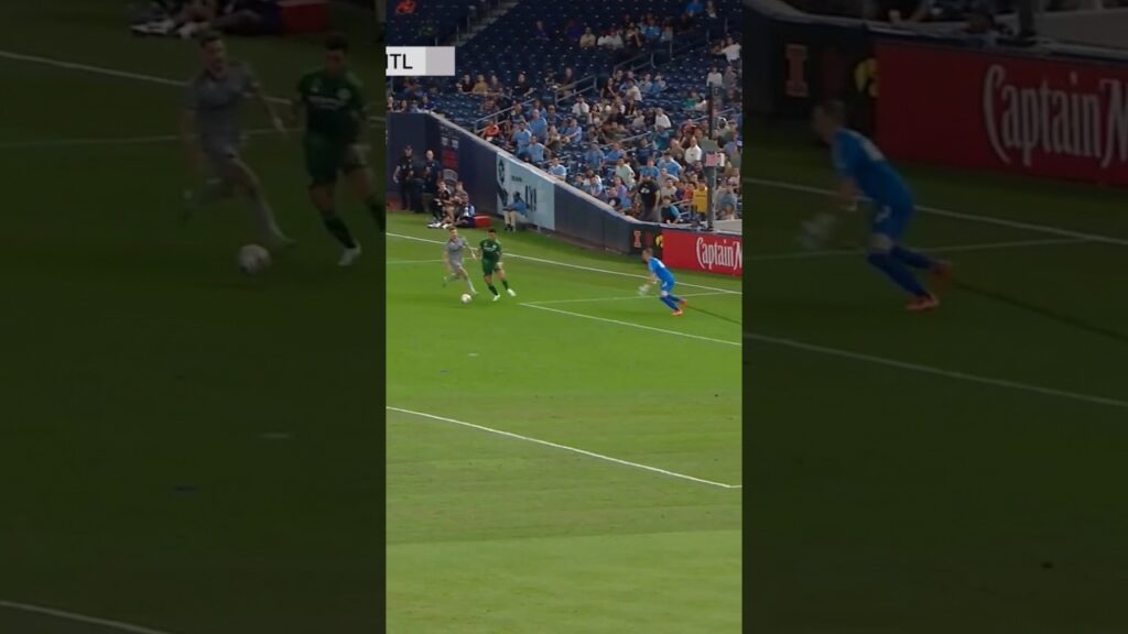 Monsef Bakrar stunning goal 🤯 #newyorkcity #montreal #football #shorts