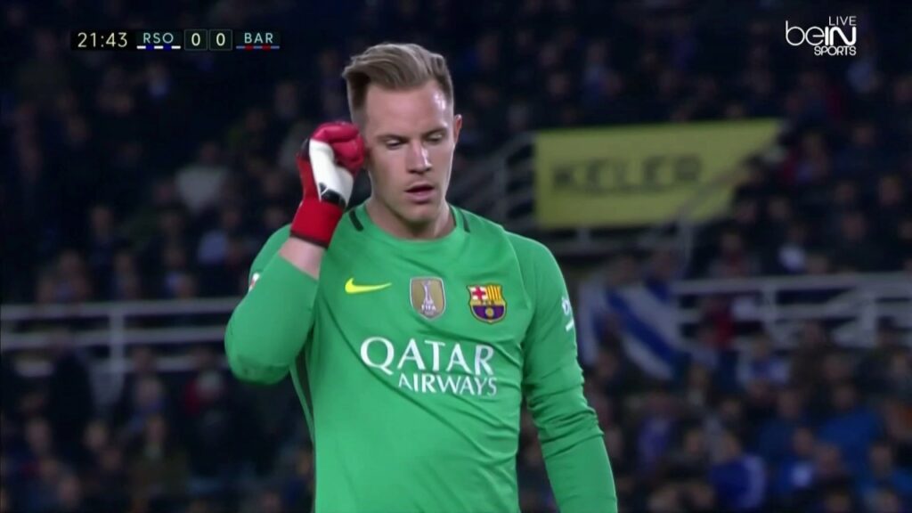 Marc-Andre Ter Stegen makes tactical foul to stop Real Sociedad's quick corner kick | HD 1080i