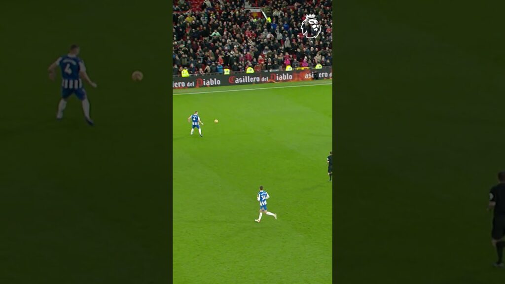 Fantastic Fernandes feint before scoring!