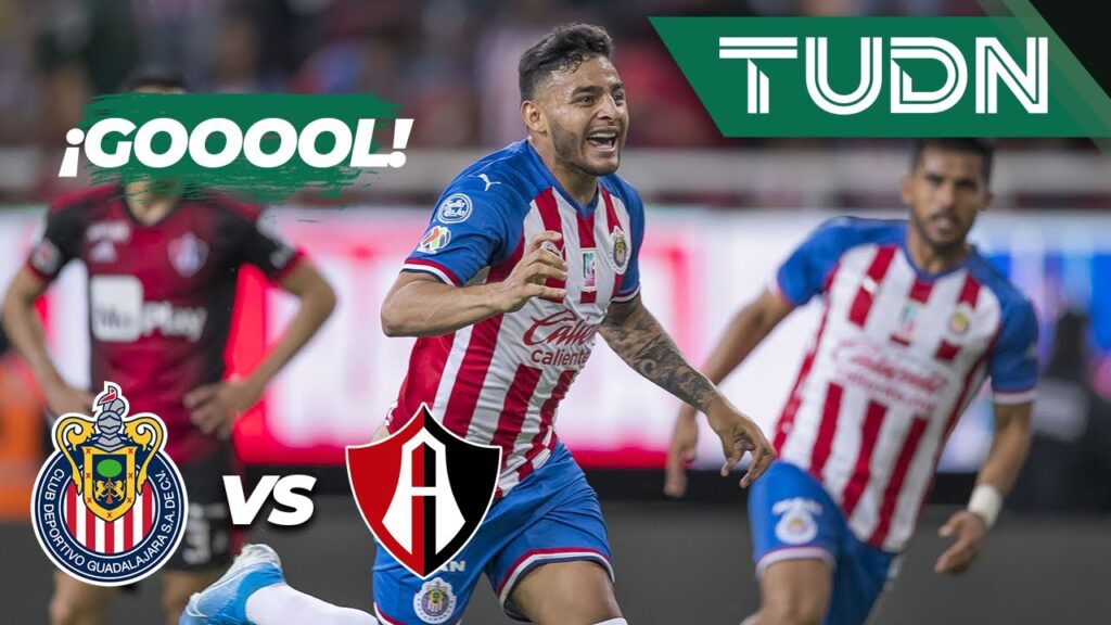 ¡Pero qué golazo! ¡Vega adelanta a las Chivas con un riflazo al ángulo!