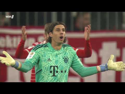 Yann Sommer singt mit Gitarre "Hero" von Family of the Year