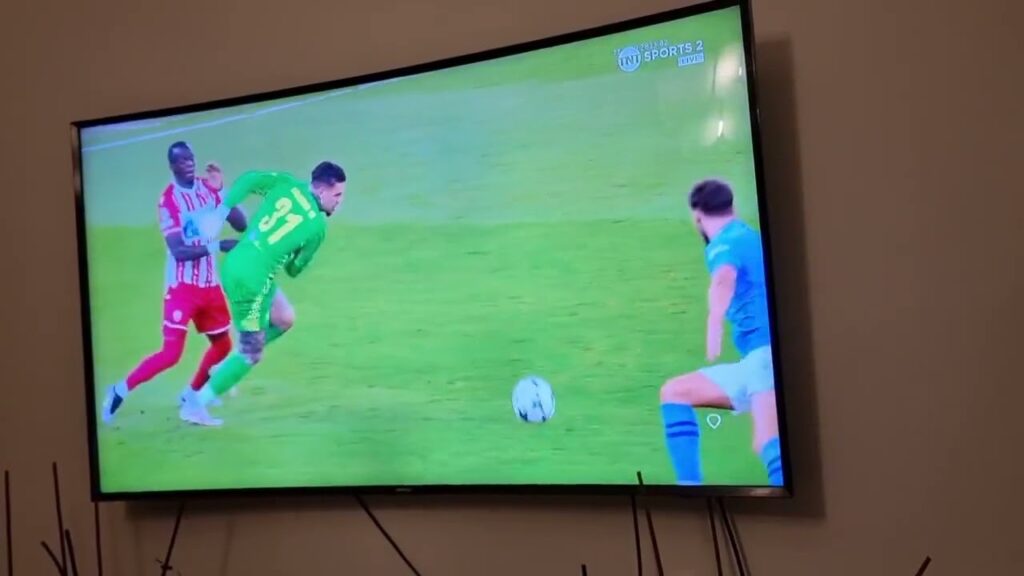 Pep's Reaction of Ederson doing a skill infront of the goal😂 #football #mancity #ucl#footballskills