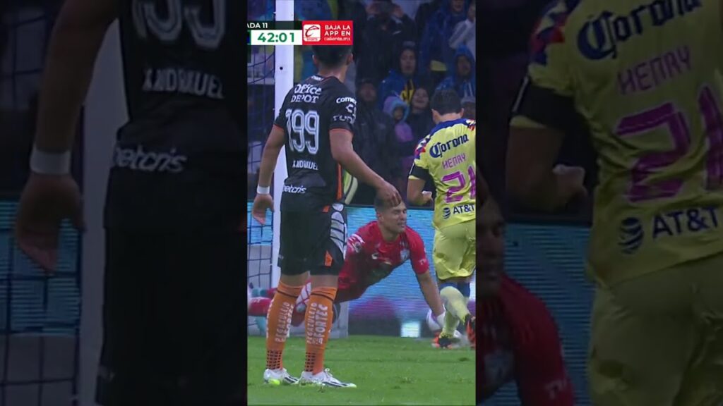 ¡LA BOMBA SE ESTRENA! 💣🤩 Primer gol de Henry Martin en el torneo #shorts