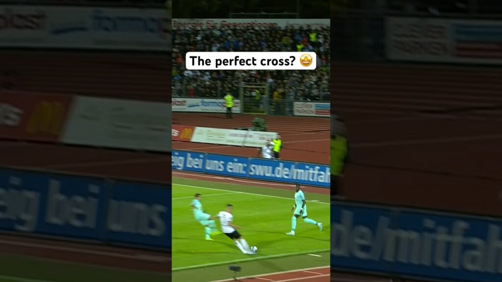 PERFECT cross?! 🤯🤩