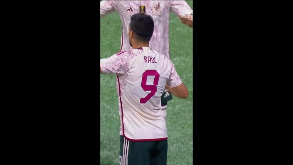 ¡APARECE RAÚL JIMÉNEZ! 🇲🇽 La pone en el fondo de la red para el empate #shorts #tudn