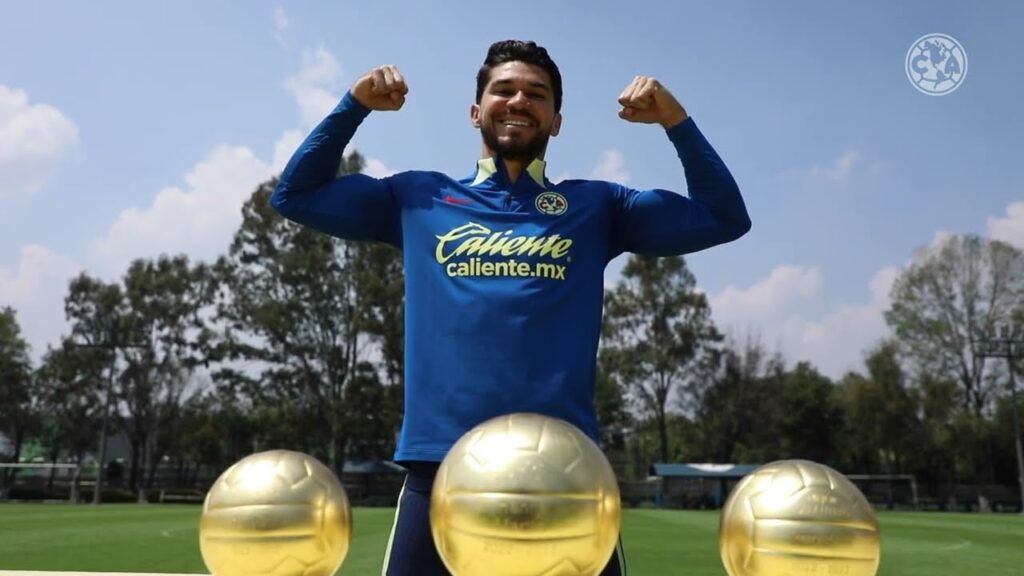 ¡HENRY MARTÍN de ORO! | Delantero, Goleador y Jugador del año [ RECONOCIMIENTOS ÁGUILA ]