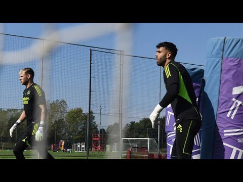 Aaron Ramsdale vs David Raya Flying saves in Arsenal training session |Footage of Arsenal training
