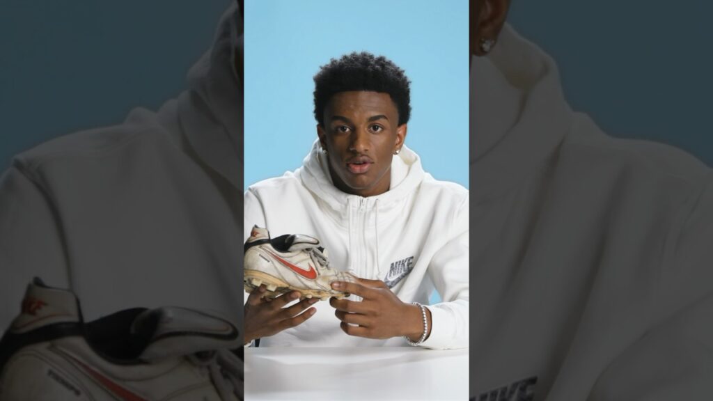 Alejandro Balde nos enseña sus botas más importantes