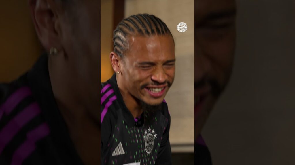 Sané can't stop laughing! 😂