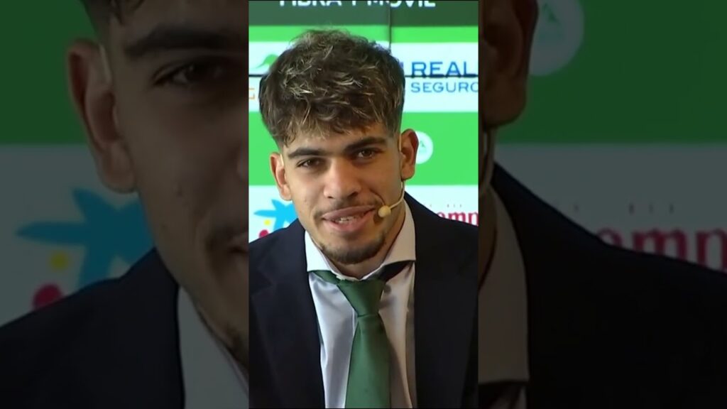 🤦‍♂️ El show de ABDE en su presentación con el Betis 😂  #laliga #futbol #shorts