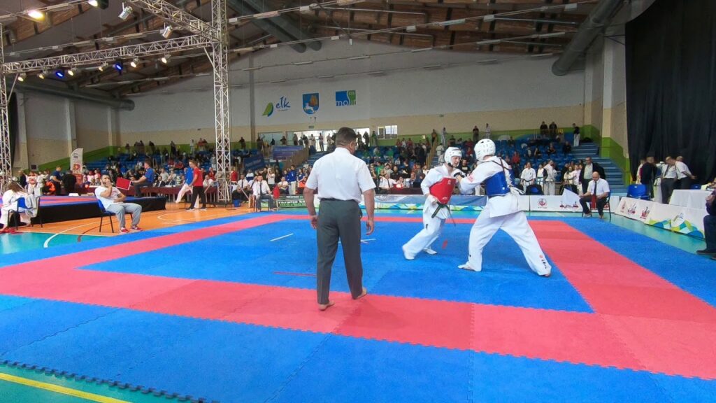 Dawid Szymański  czerwony vs Antoni Sosnowski, M.P. Młodzieżowców i Juniorów - Ełk, 10.11.2018 r.