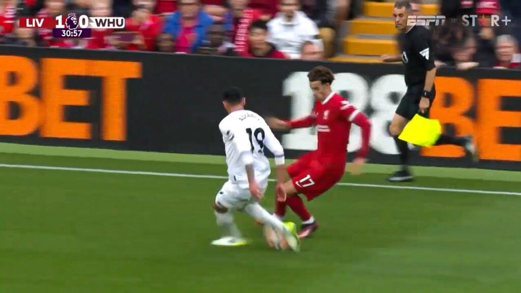 Edson Álvarez Es Impasable En La Premier League