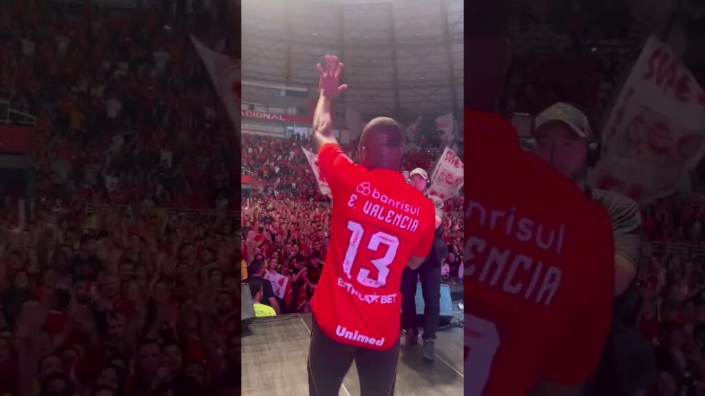 Internacional’in Enner Valencia’ya düzenlediği imza töreni 🔥👀 (📽️ SCInternacional)