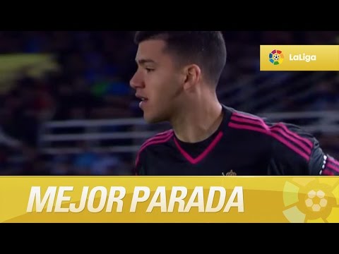 Rulli hace el paradón de la jornada 32 en el Real Sociedad - FC Barcelona