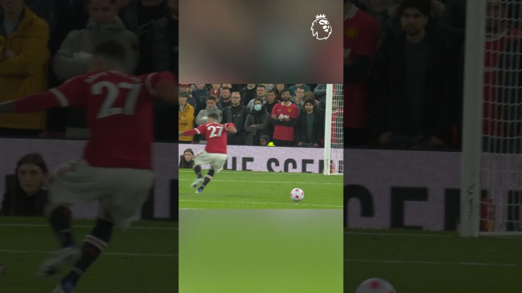 Mason Mount flick. Reece James hits the post!